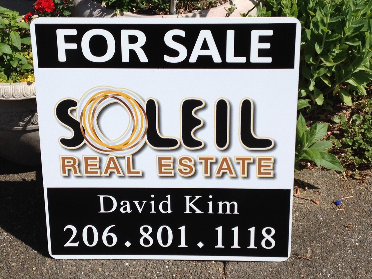 real estate and event yard signs